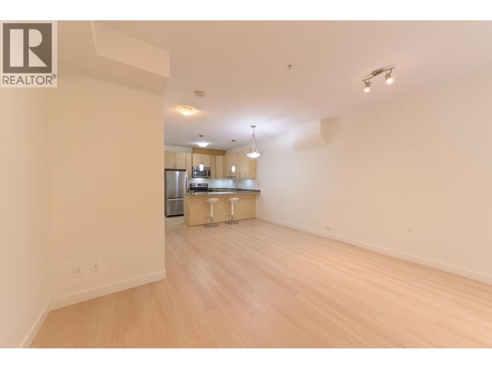 112 3888 Norfolk Street, Burnaby, British Columbia  V5G 1E5 - Photo 2 - R3112096