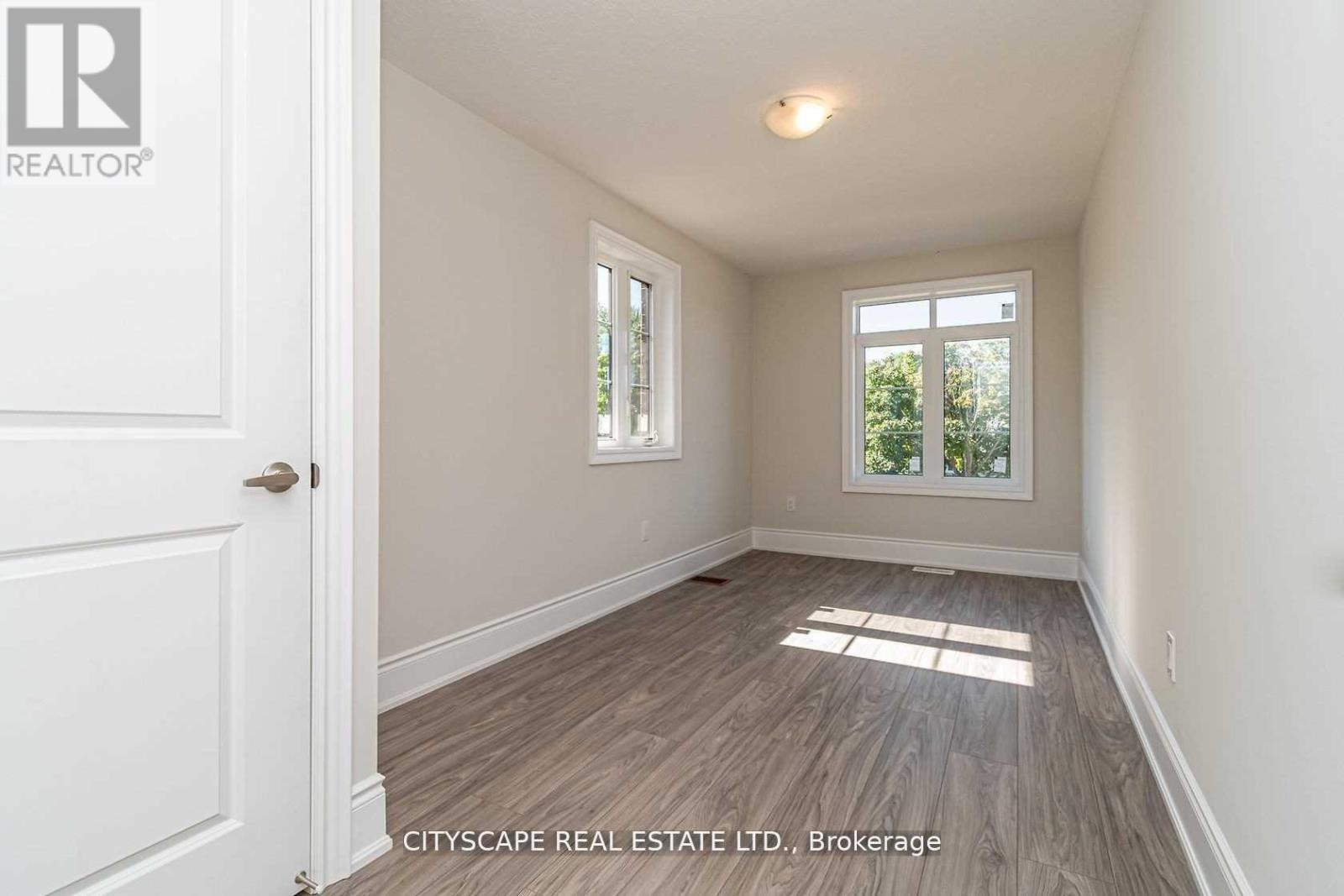 563 Wedgewood Drive, Burlington, Ontario  L7L 0J9 - Photo 11 - W13171062