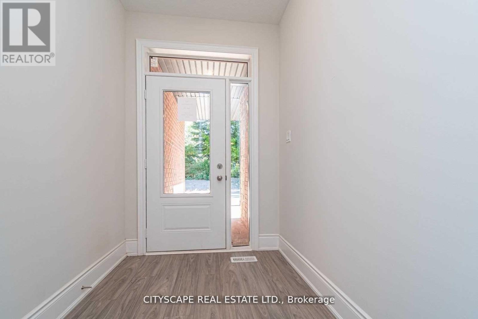 563 Wedgewood Drive, Burlington, Ontario  L7L 0J9 - Photo 2 - W13171062