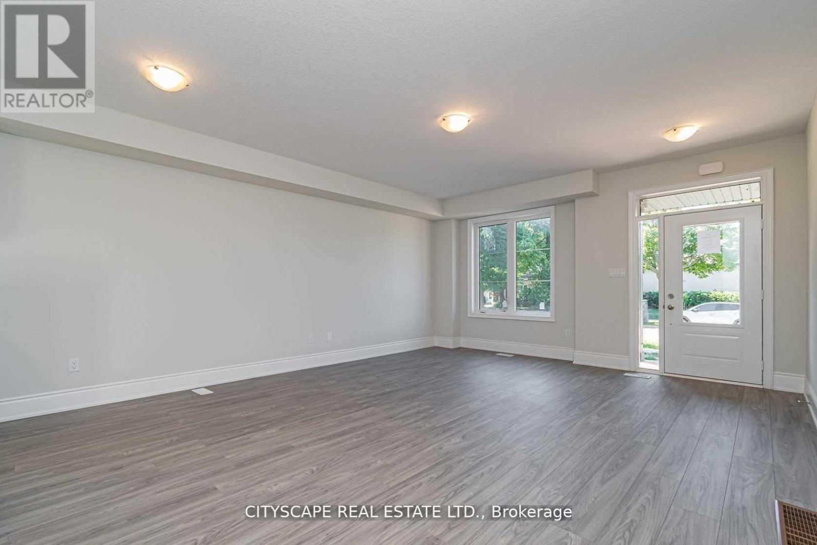 563 Wedgewood Drive, Burlington, Ontario  L7L 0J9 - Photo 4 - W13171062