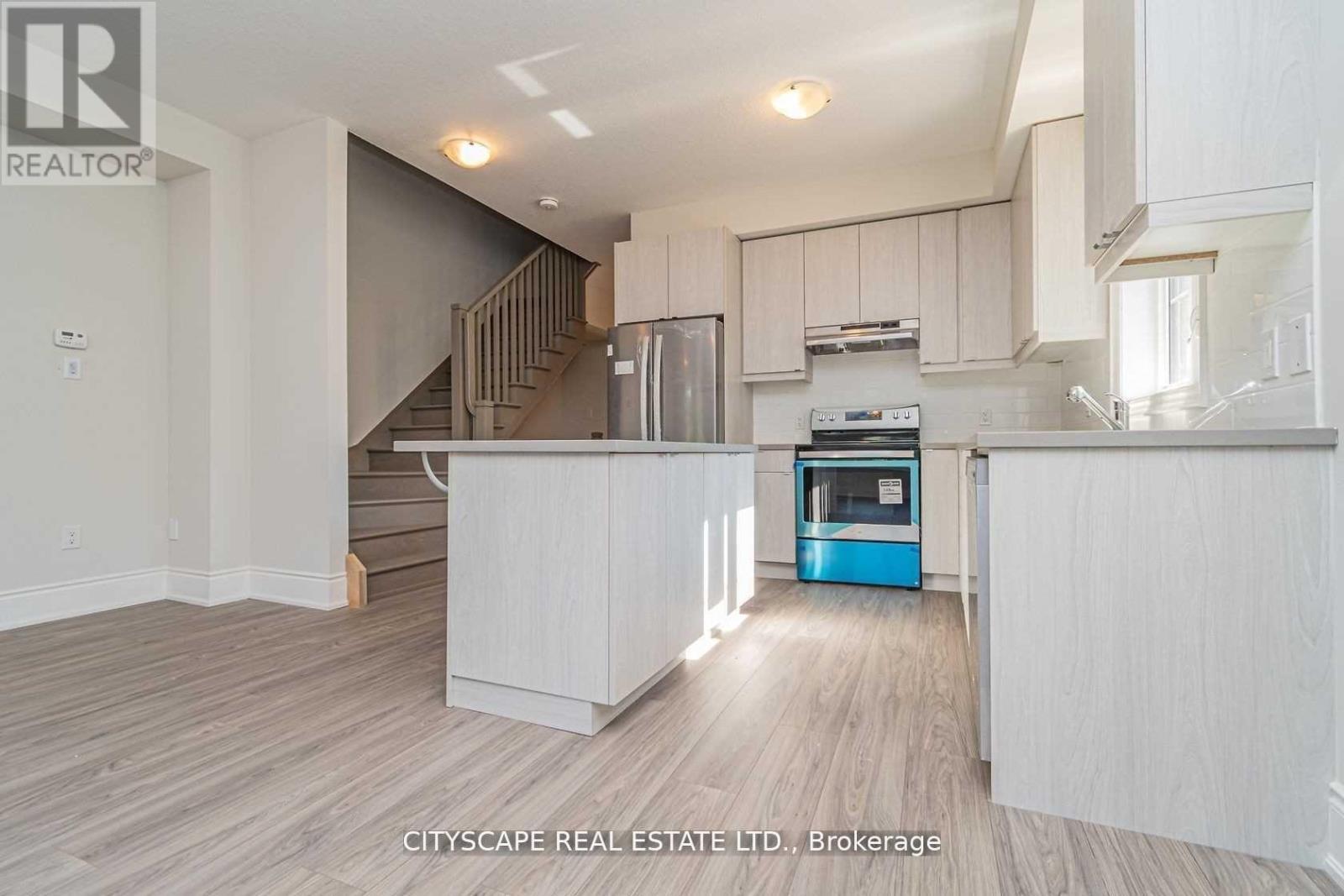563 Wedgewood Drive, Burlington, Ontario  L7L 0J9 - Photo 6 - W13171062