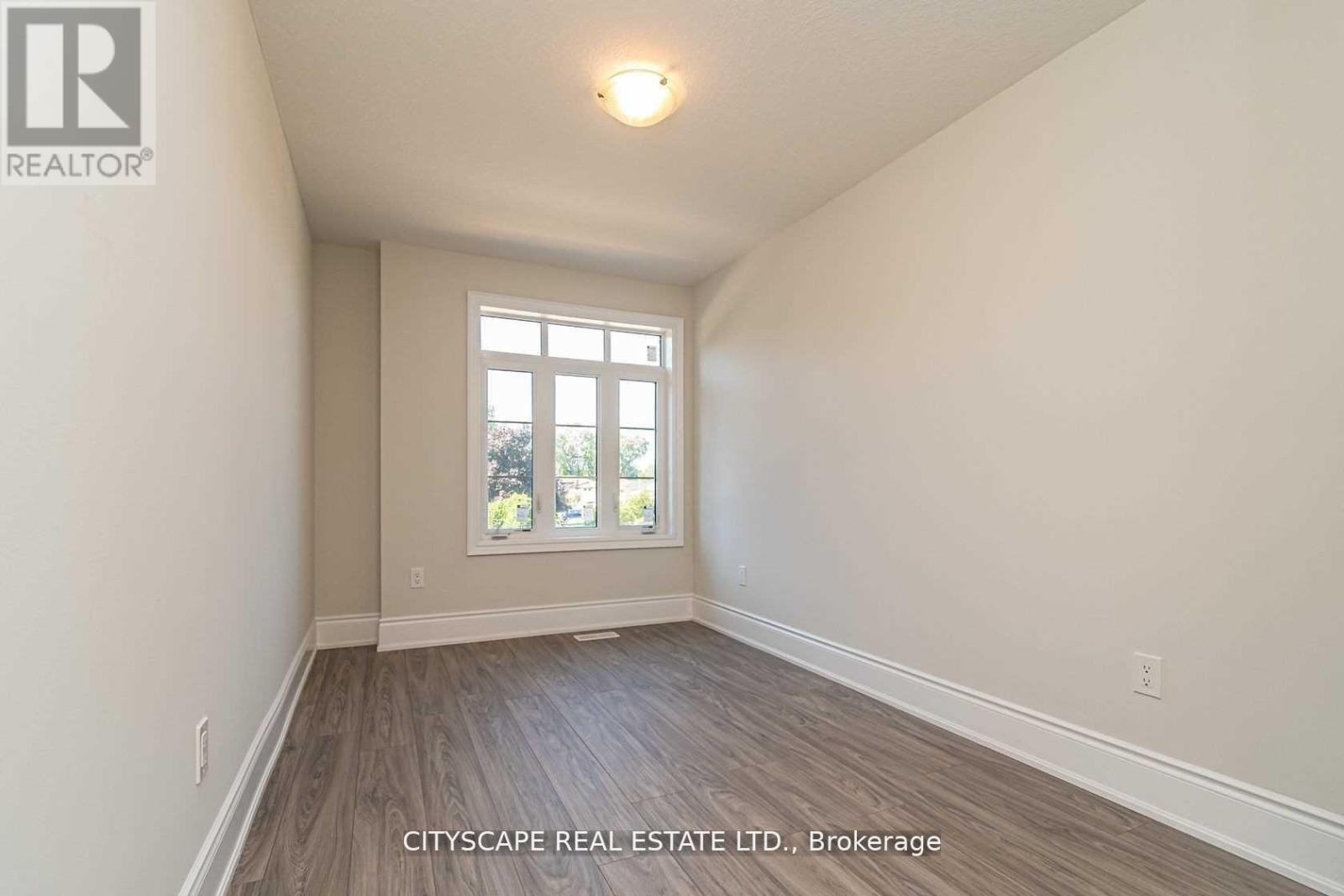 563 Wedgewood Drive, Burlington, Ontario  L7L 0J9 - Photo 8 - W13171062