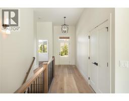 2125 Montenegro Drive, Kelowna, British Columbia  V1P 0B2 - Photo 24 - 10387399