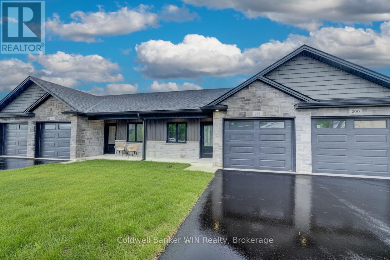 202 Elgin Street, Minto, Ontario  N0G 2P0 - Photo 1 - X13061738