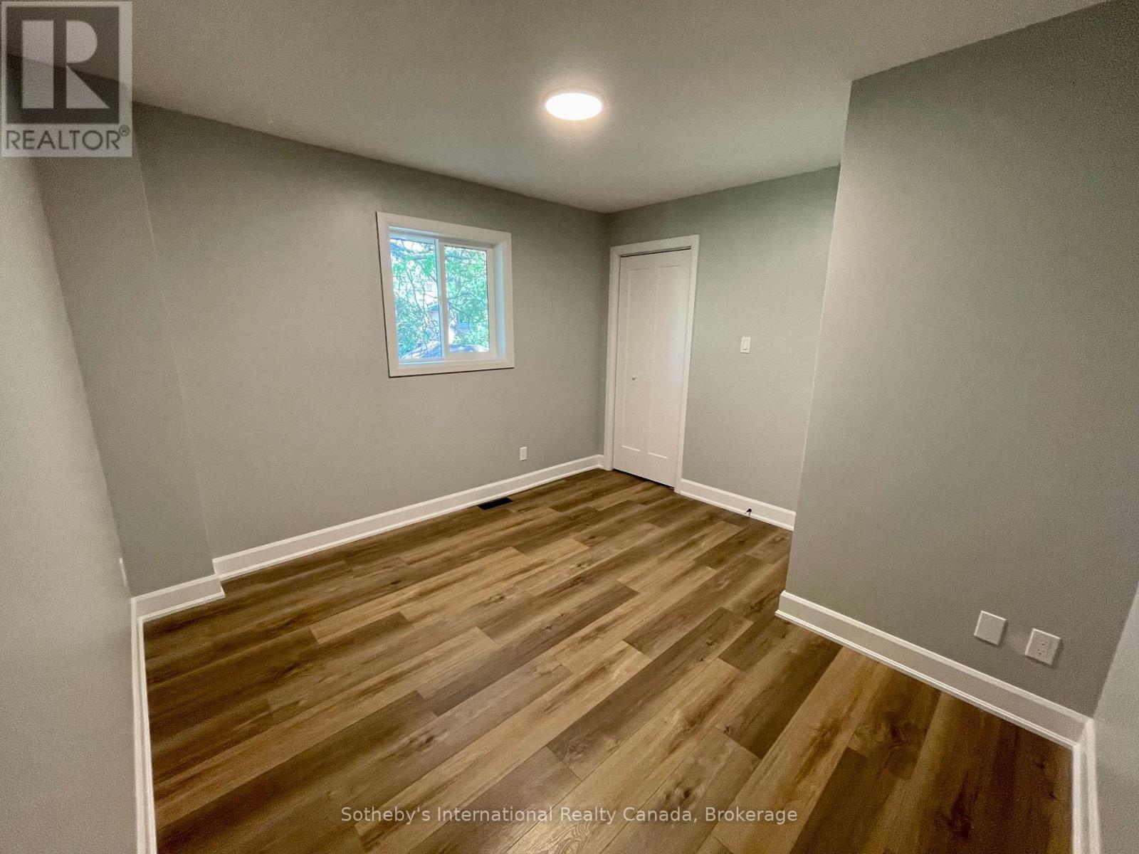 Main Level - 39 Silvercreek Parkway N, Guelph, Ontario  N1H 3T1 - Photo 16 - X13171356