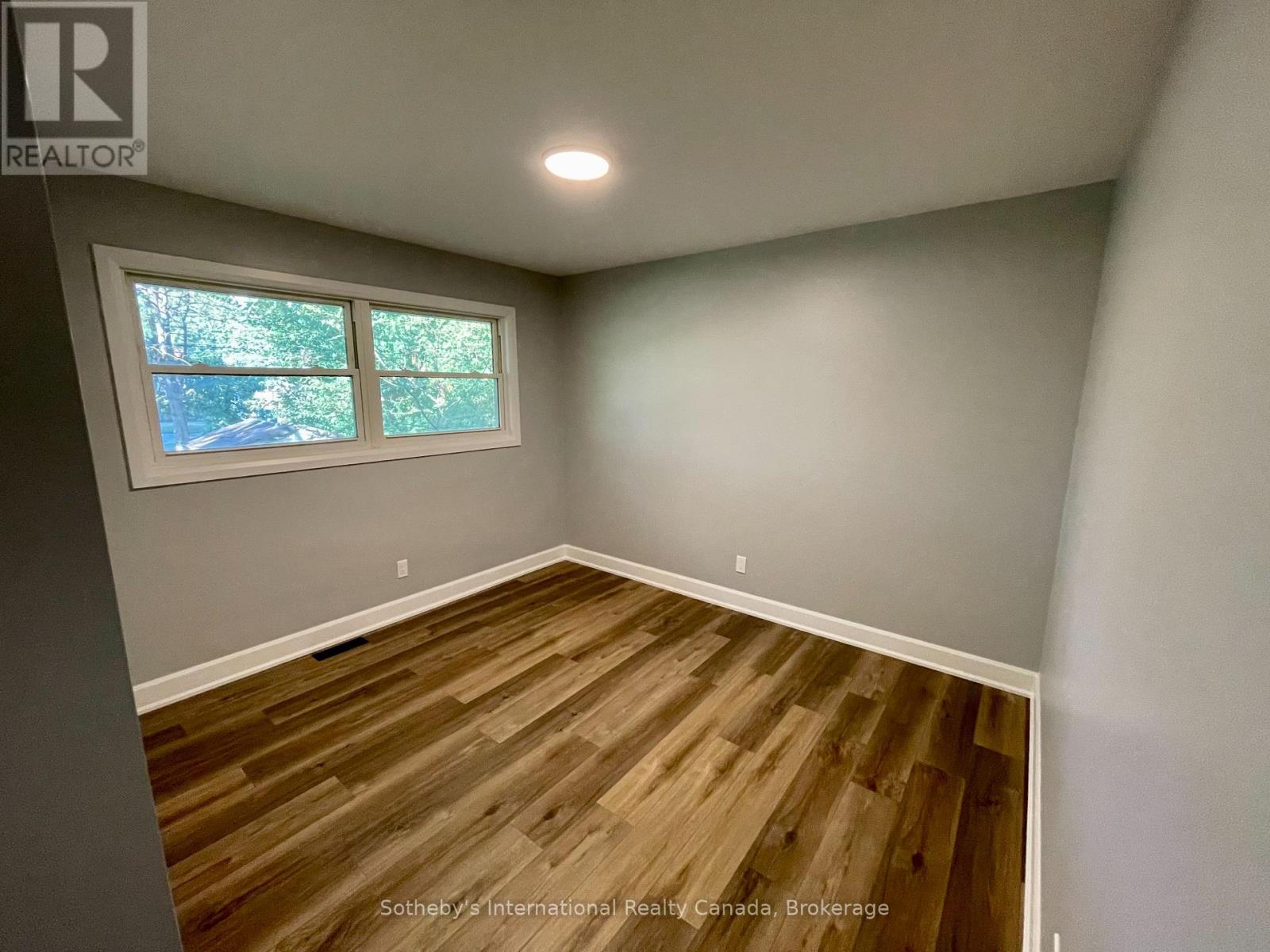 Main Level - 39 Silvercreek Parkway N, Guelph, Ontario  N1H 3T1 - Photo 20 - X13171356