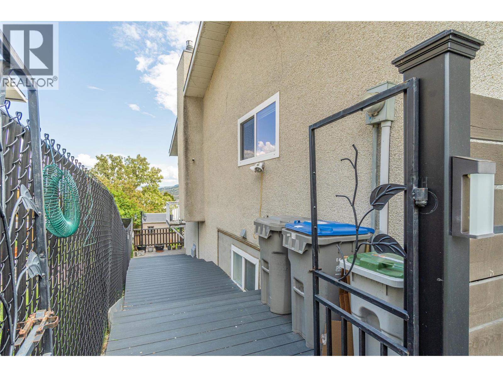 1241 Monashee Court, Kamloops, British Columbia  V2C 6B4 - Photo 38 - 10387992