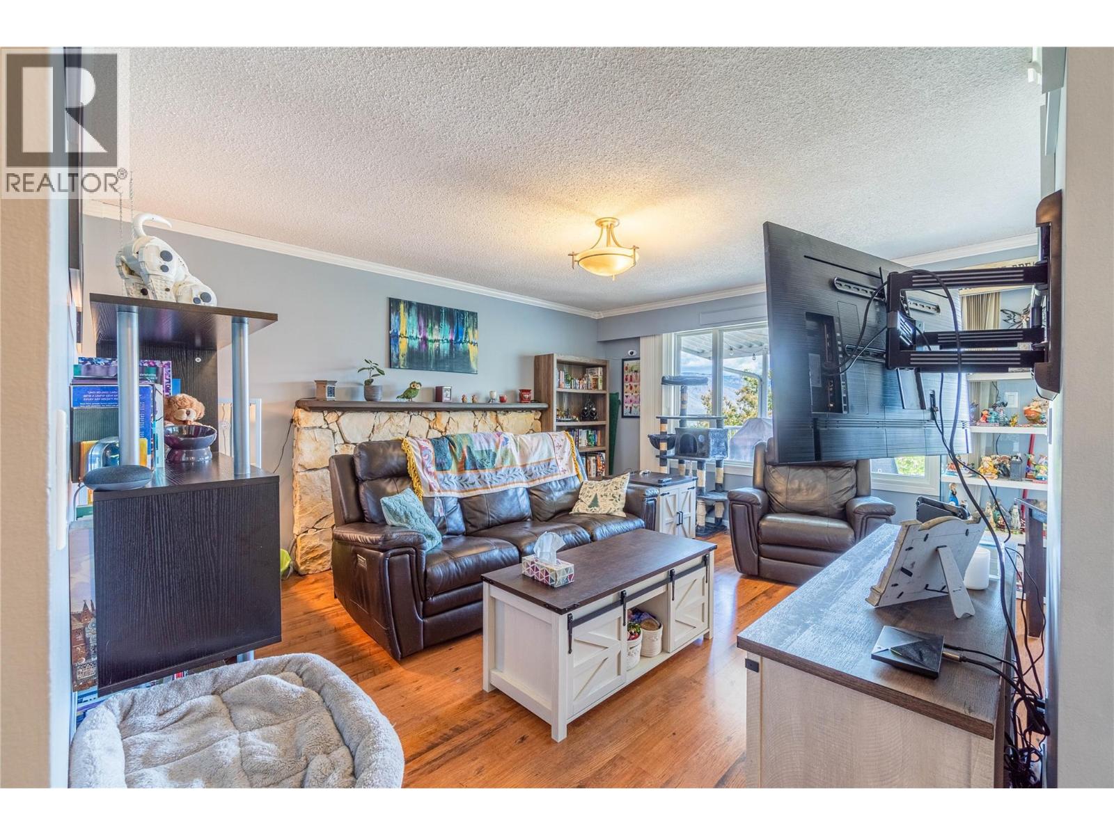 1241 Monashee Court, Kamloops, British Columbia  V2C 6B4 - Photo 5 - 10387992