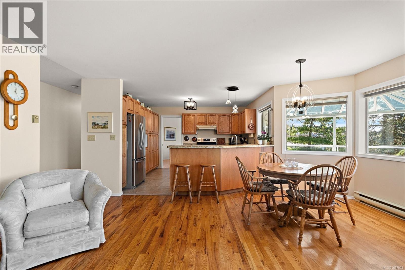 858 Maltwood Terr, Saanich, British Columbia  V8X 5C7 - Photo 24 - 1037923