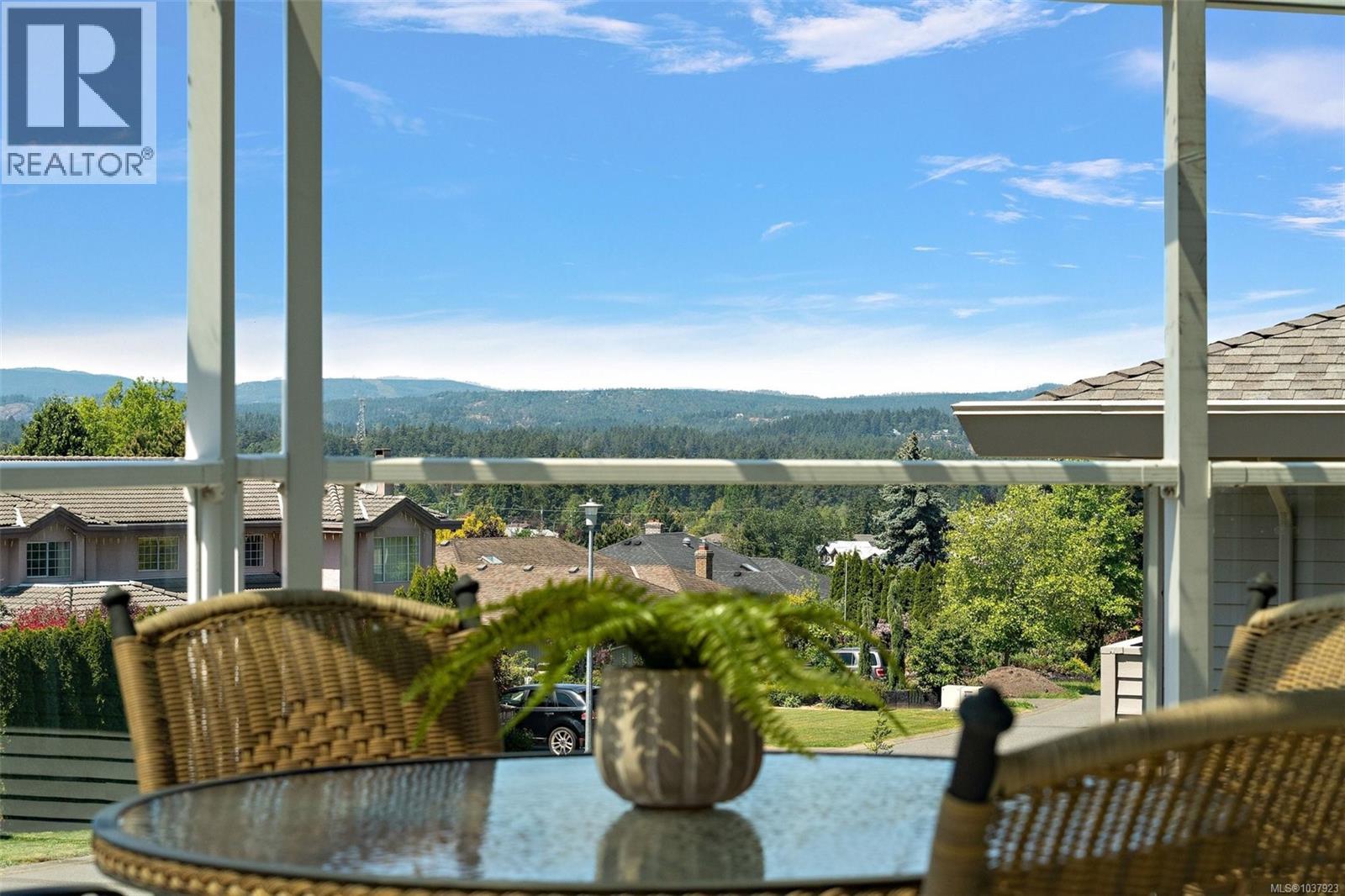 858 Maltwood Terr, Saanich, British Columbia  V8X 5C7 - Photo 27 - 1037923