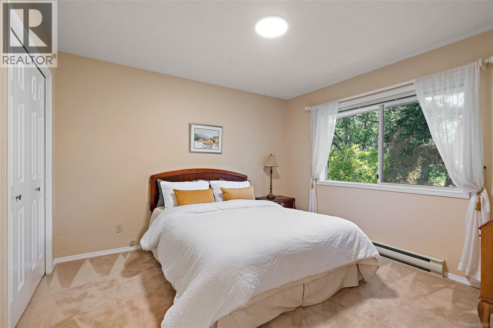 858 Maltwood Terr, Saanich, British Columbia  V8X 5C7 - Photo 32 - 1037923