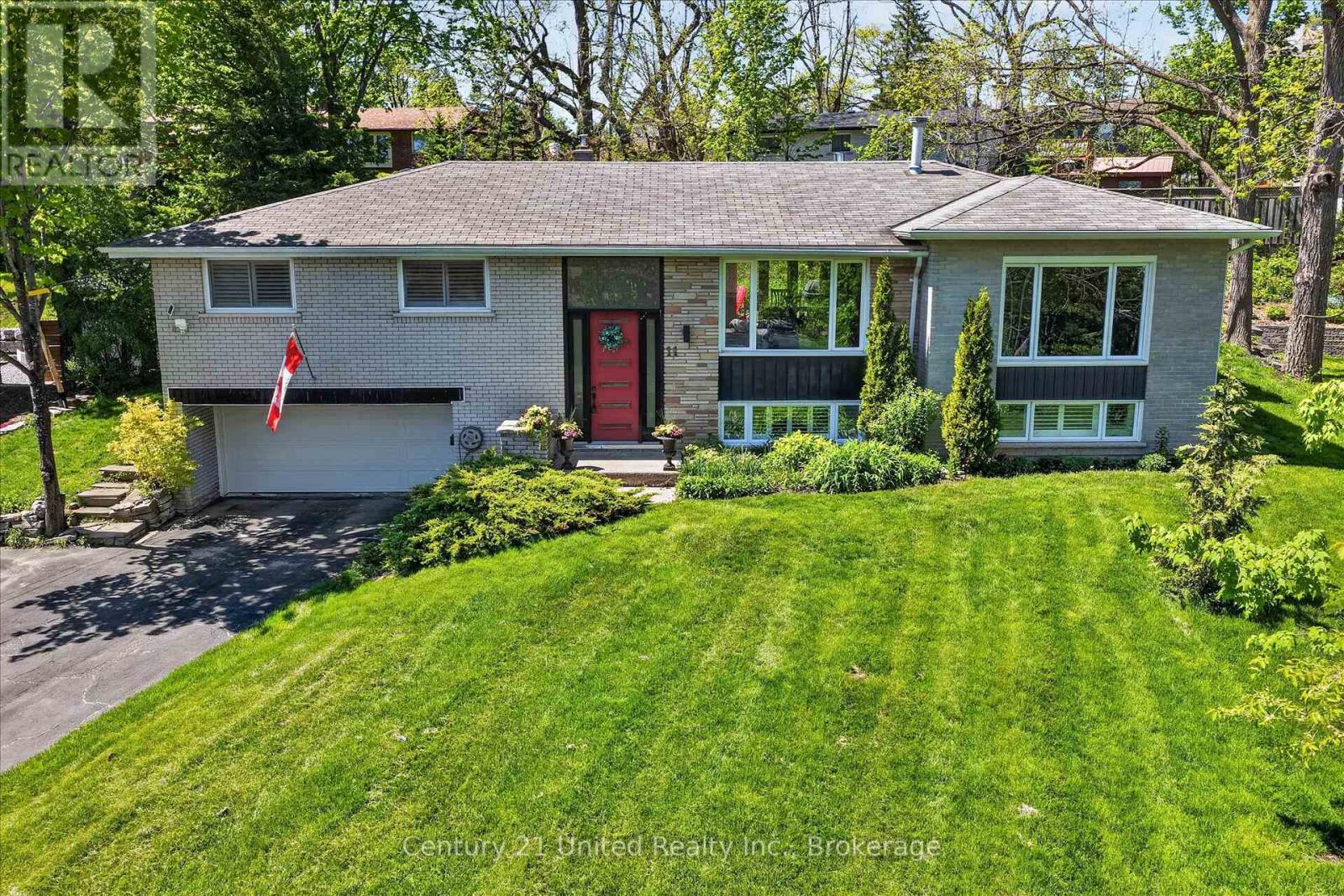 11 Crestwood Avenue, Peterborough, Ontario  K9J 1M9 - Photo 1 - X13171380
