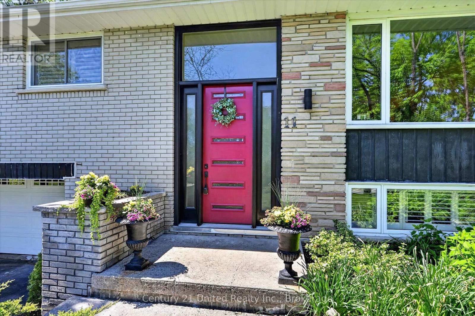 11 Crestwood Avenue, Peterborough, Ontario  K9J 1M9 - Photo 3 - X13171380