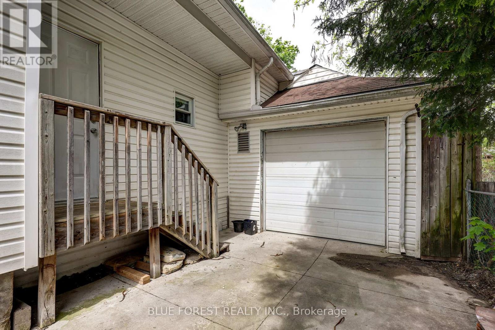 36 Adelaide Street S, London South, Ontario  N5Z 3K2 - Photo 2 - X13171298