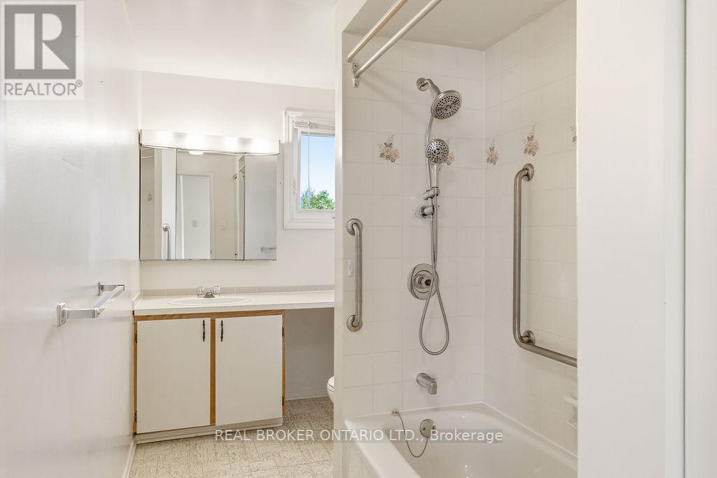 330 Fernleaf Crescent, Ottawa, Ontario  K1E 2Z4 - Photo 36 - X13171276