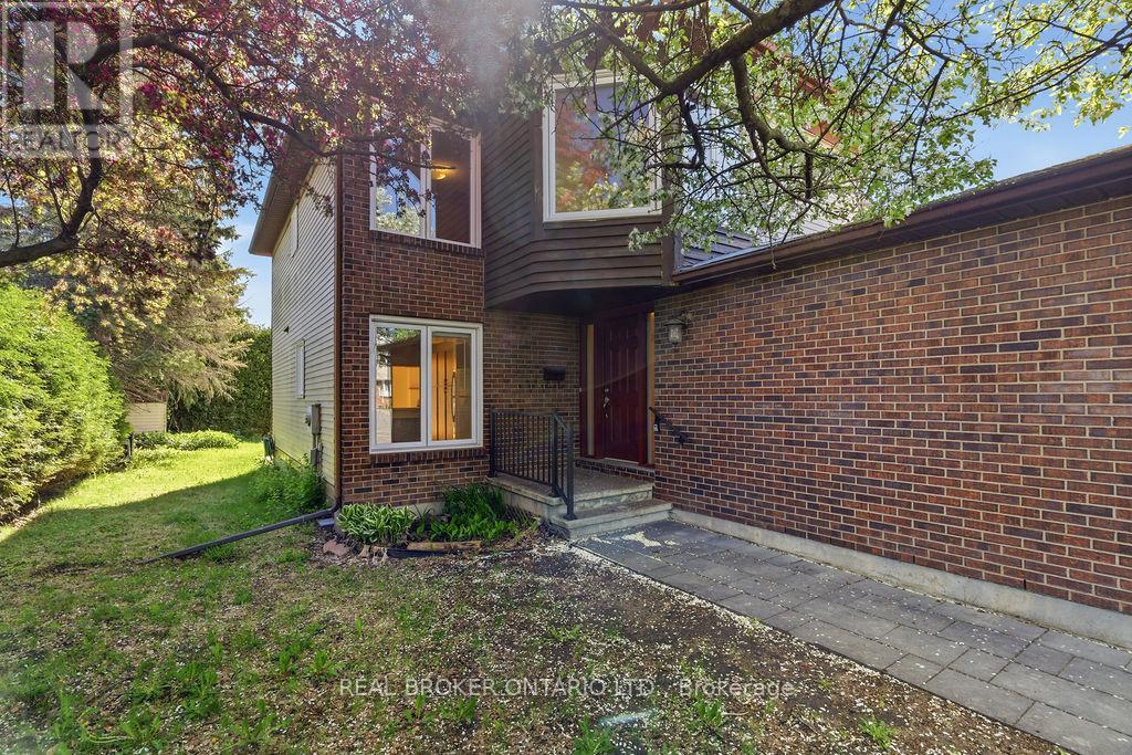 330 Fernleaf Crescent, Ottawa, Ontario  K1E 2Z4 - Photo 4 - X13171276