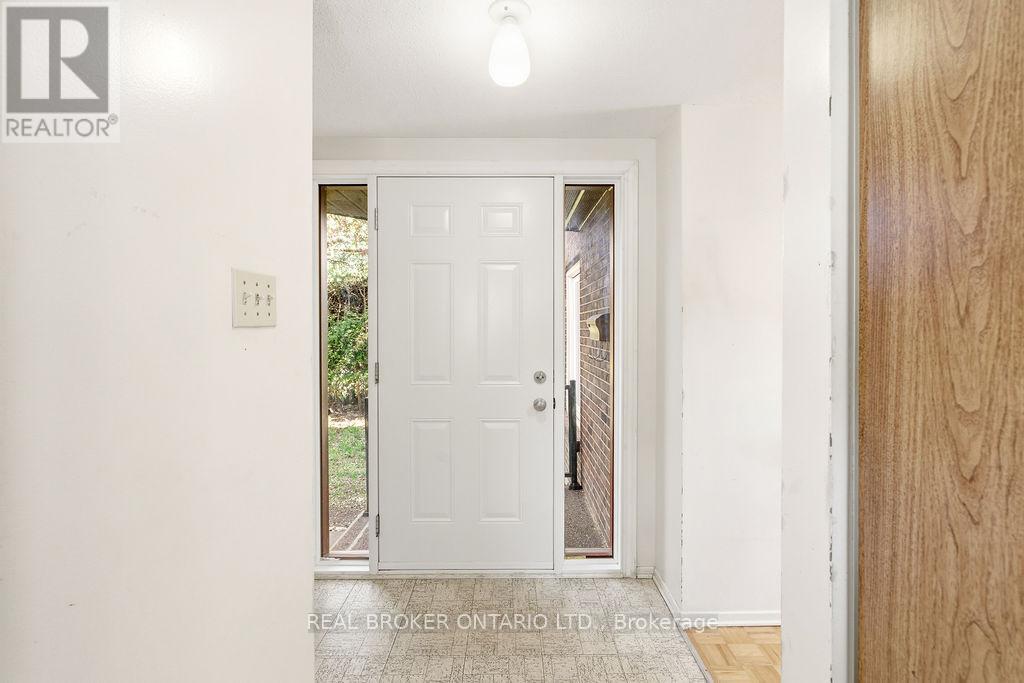 330 Fernleaf Crescent, Ottawa, Ontario  K1E 2Z4 - Photo 5 - X13171276