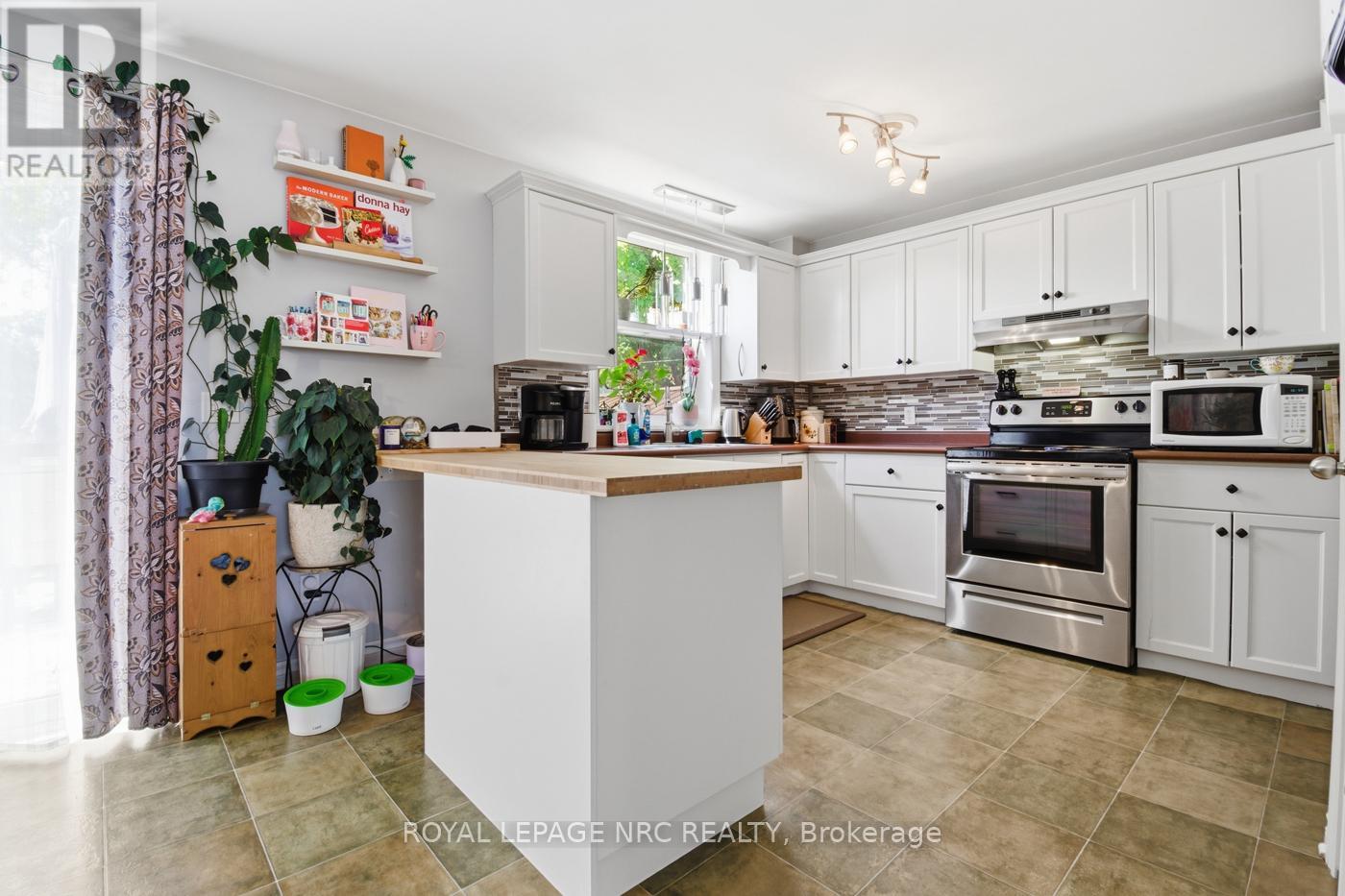 31 Christmas Street, Port Colborne, Ontario  L3K 1M3 - Photo 12 - X13171346