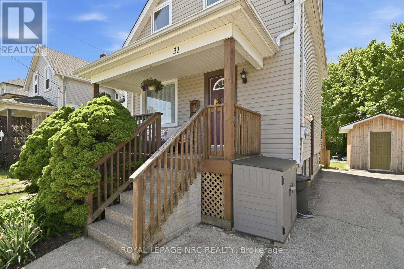 31 Christmas Street, Port Colborne, Ontario  L3K 1M3 - Photo 2 - X13171346