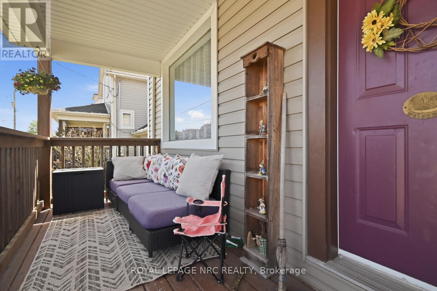 31 Christmas Street, Port Colborne, Ontario  L3K 1M3 - Photo 3 - X13171346