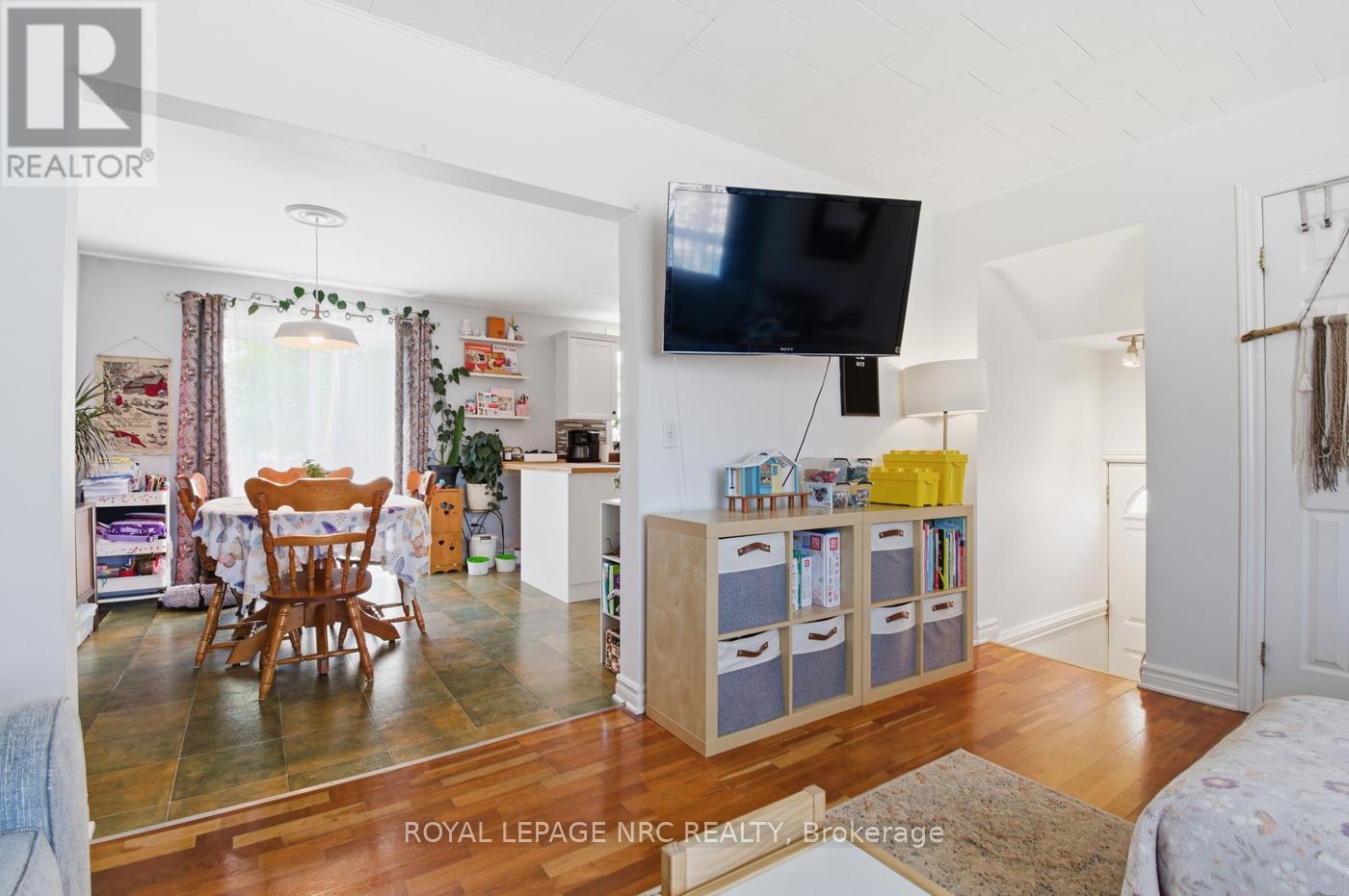 31 Christmas Street, Port Colborne, Ontario  L3K 1M3 - Photo 8 - X13171346