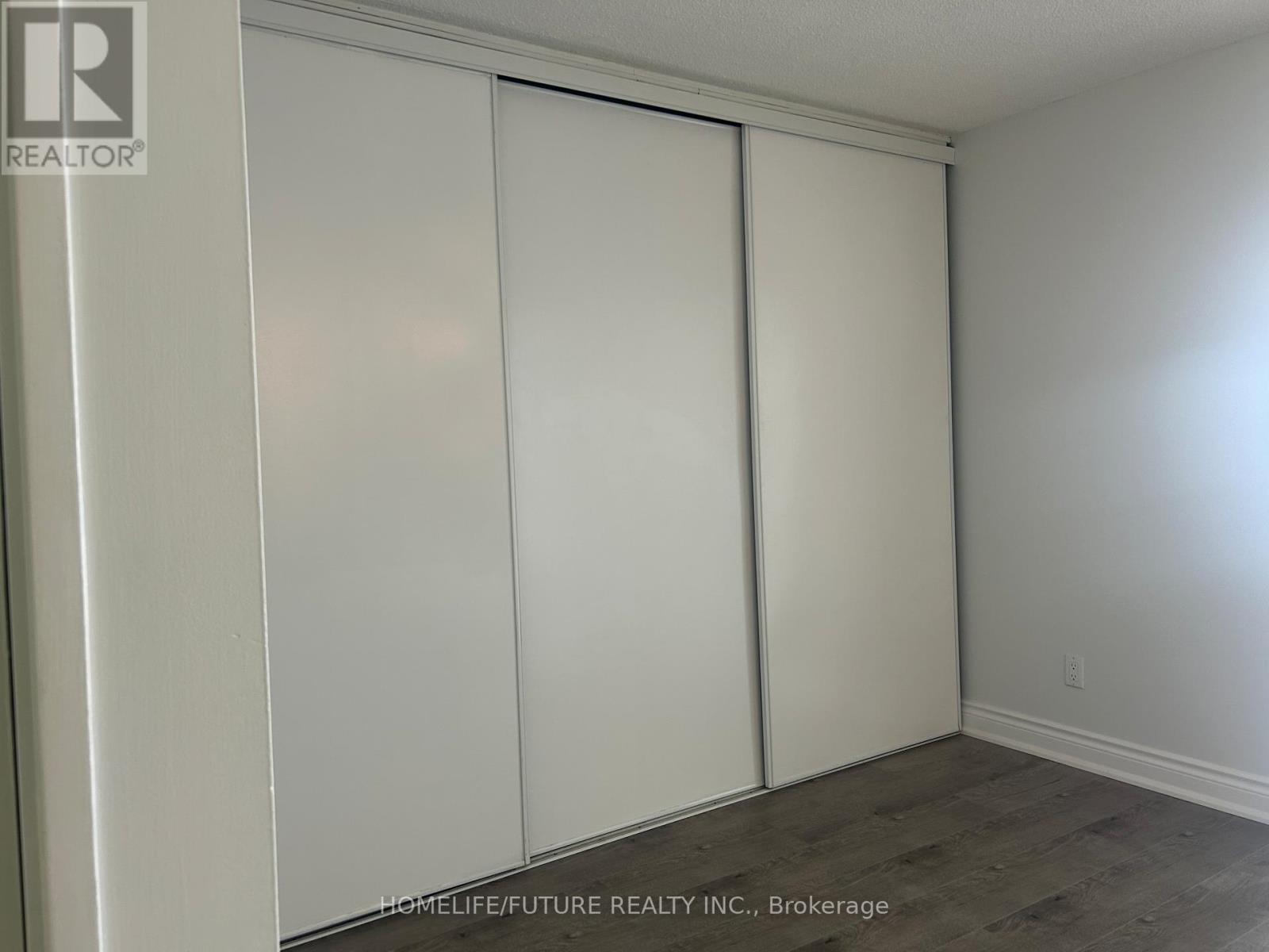 2209 - 2550 Lawrence Avenue, Toronto, Ontario  M1P 4Z3 - Photo 4 - E13170442