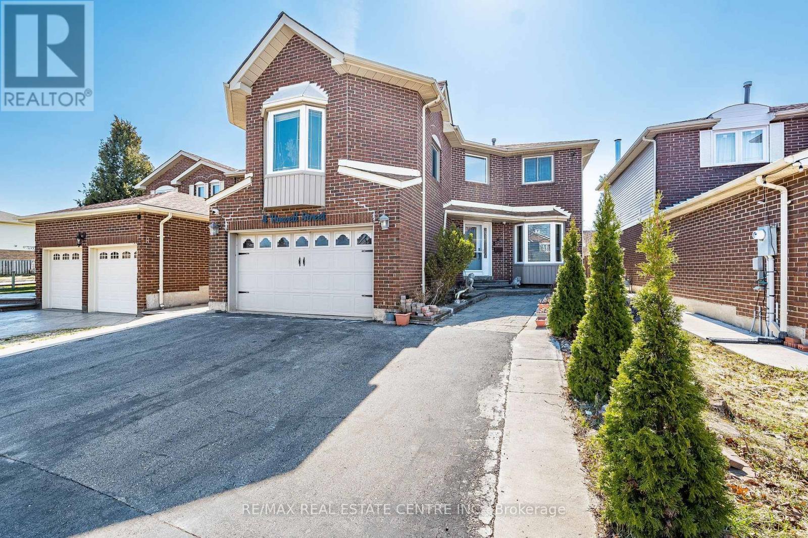 4 Howell Street, Brampton, Ontario  L6Y 3J6 - Photo 3 - W13071432