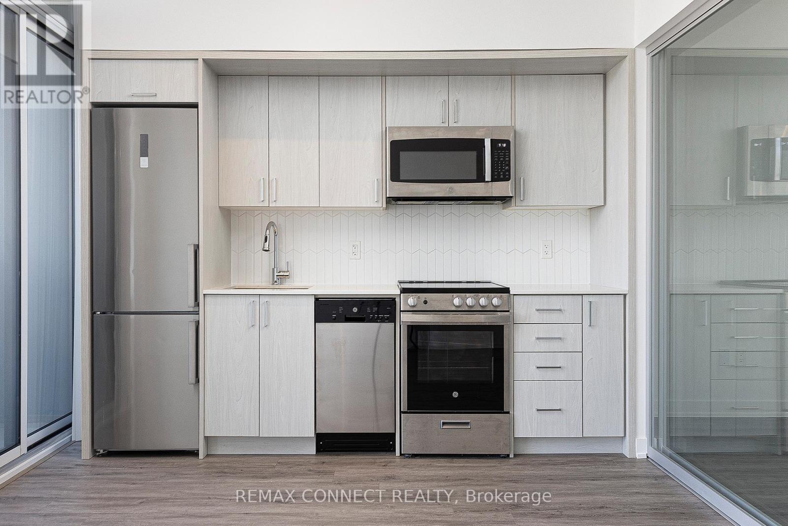 708 - 1 Cardiff Road, Toronto, Ontario  M4P 0G2 - Photo 3 - C13105658