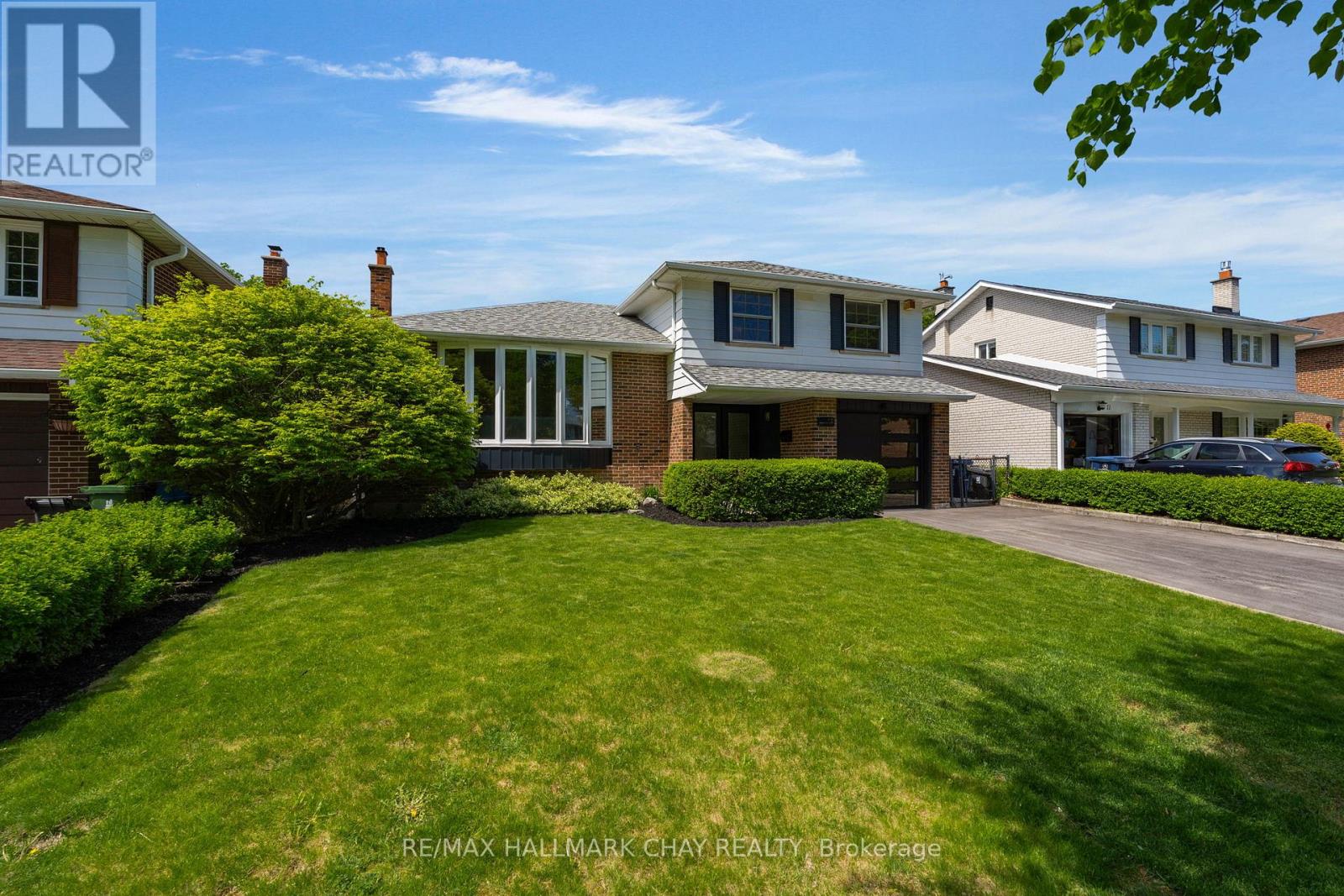 15 Crossbow Crescent, Toronto, Ontario  M2J 3M3 - Photo 3 - C13171214