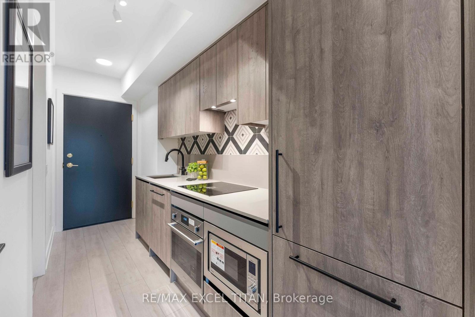 709 - 5 Lakeview Avenue, Toronto, Ontario  M6J 0H3 - Photo 6 - C13171324