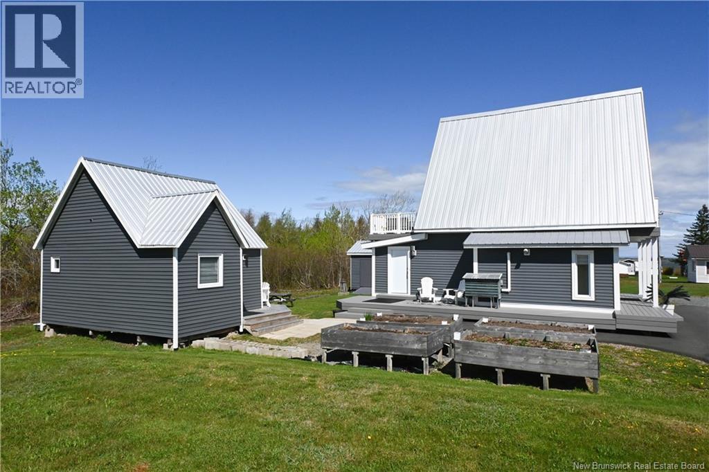 27 Chiasson Road, Caraquet, New Brunswick  E1W 1A3 - Photo 3 - NB140308