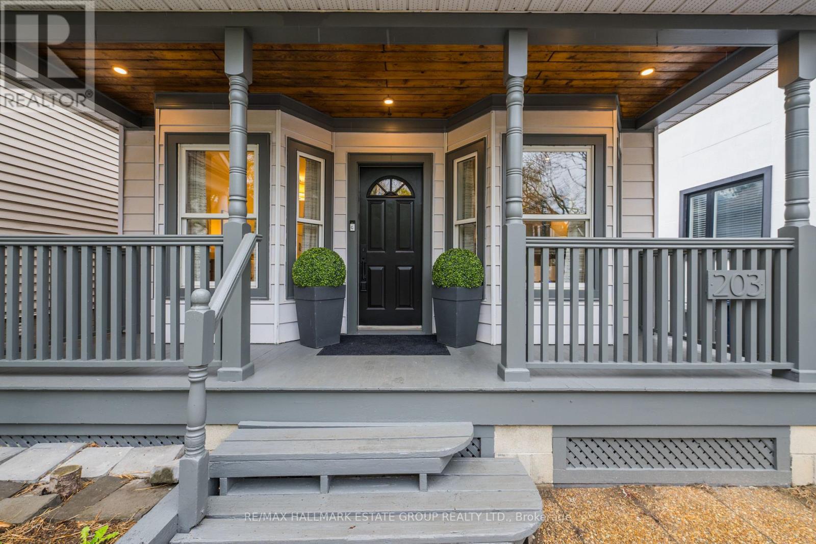 203 Rhodes Avenue, Toronto, Ontario  M4L 3A2 - Photo 3 - E13171404