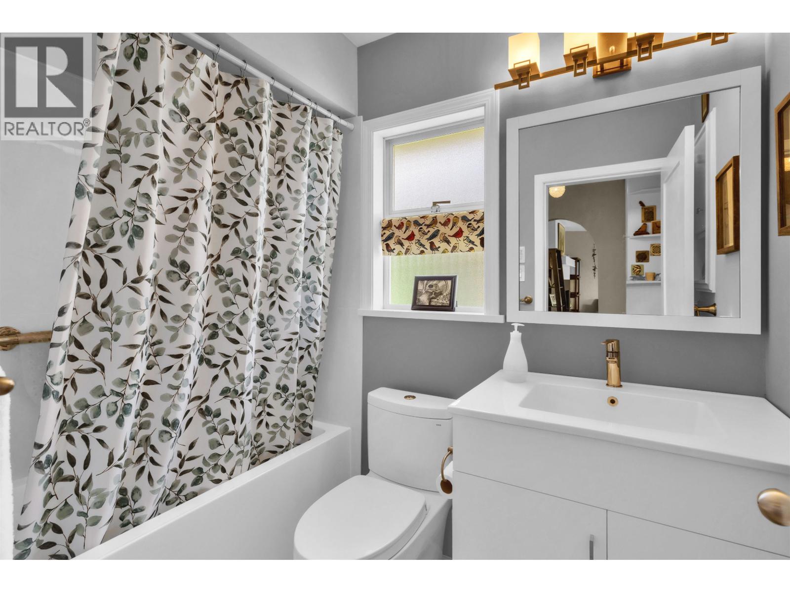 901 Calverhall Street, North Vancouver, British Columbia  V7L 1Y1 - Photo 15 - R3127473