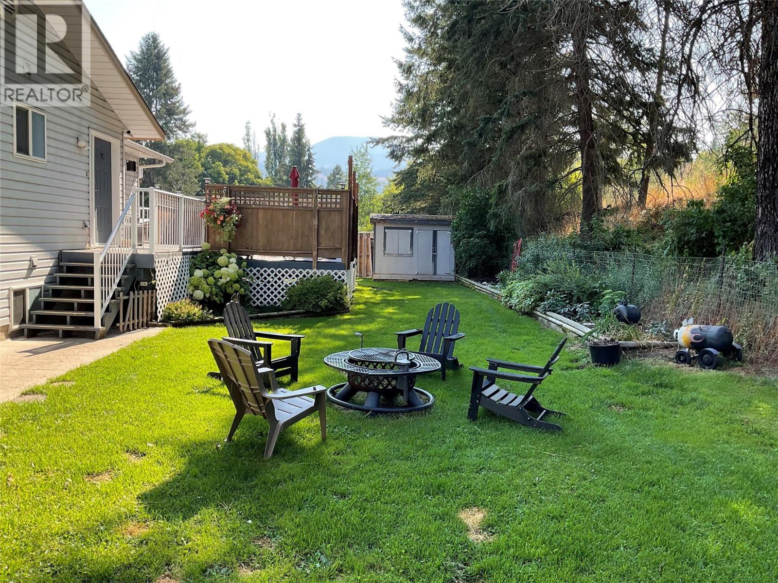 706 Central Avenue, Midway, British Columbia  V0H 1M0 - Photo 10 - 10372210