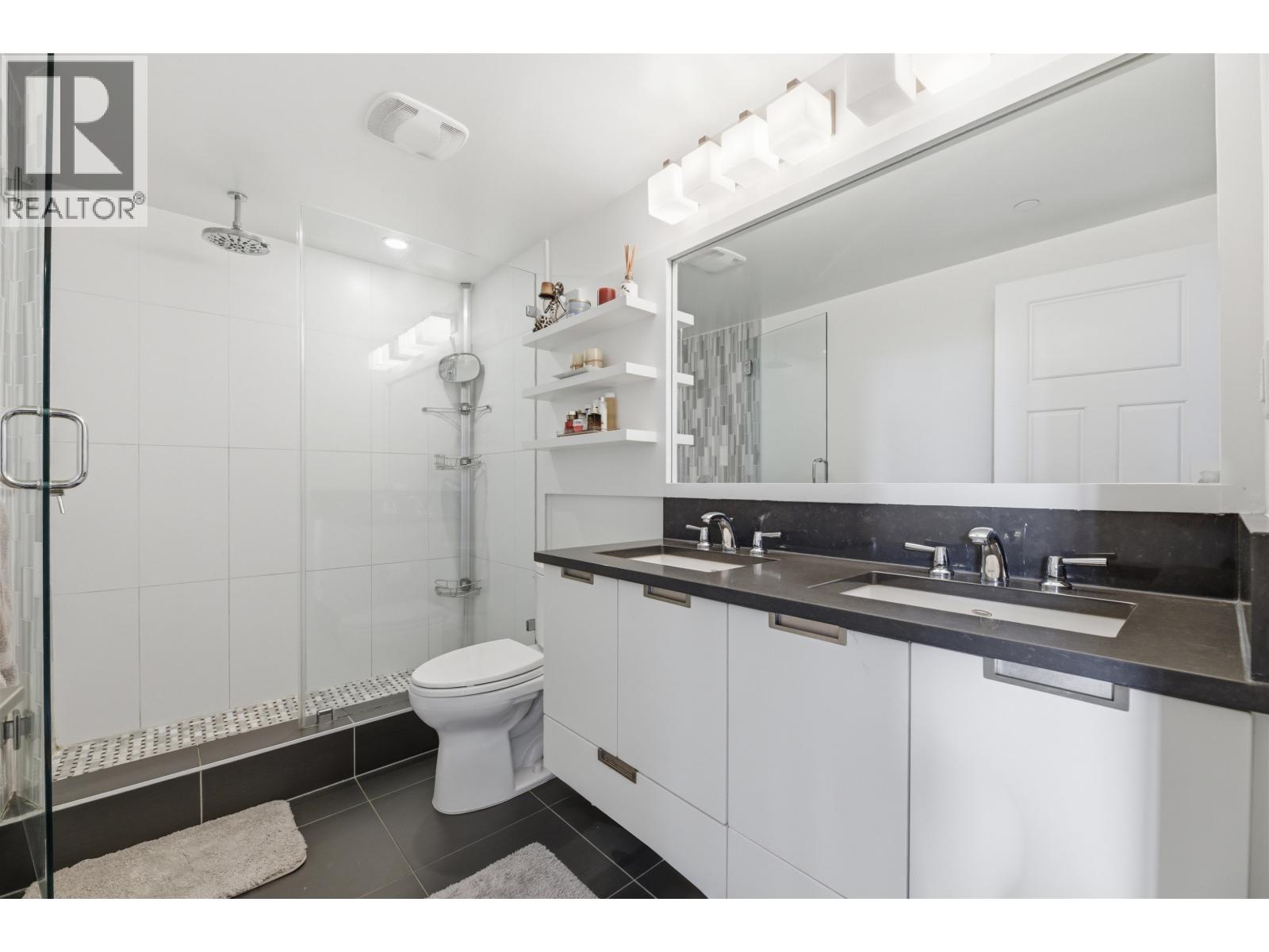 3301 2968 Glen Drive, Coquitlam, British Columbia  V3B 0C4 - Photo 15 - R3116989