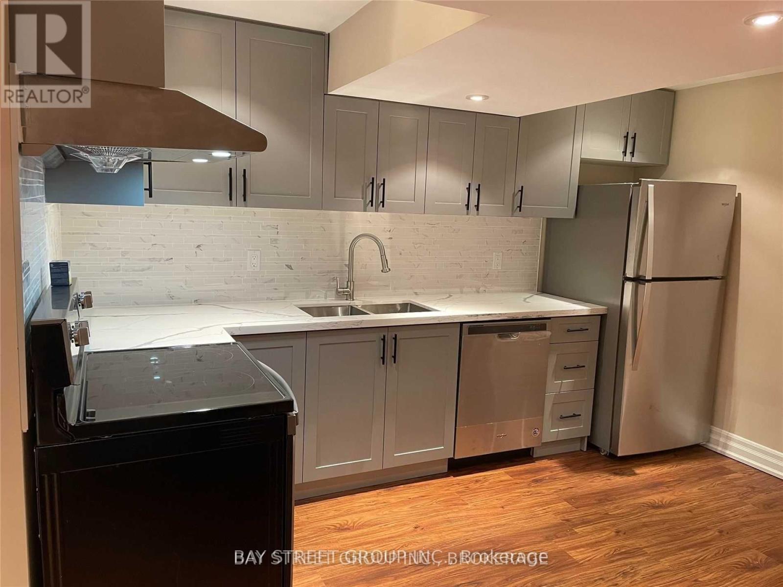 56 Albright (Lower) Crescent, Richmond Hill, Ontario  L4E 4Z4 - Photo 6 - N13171278