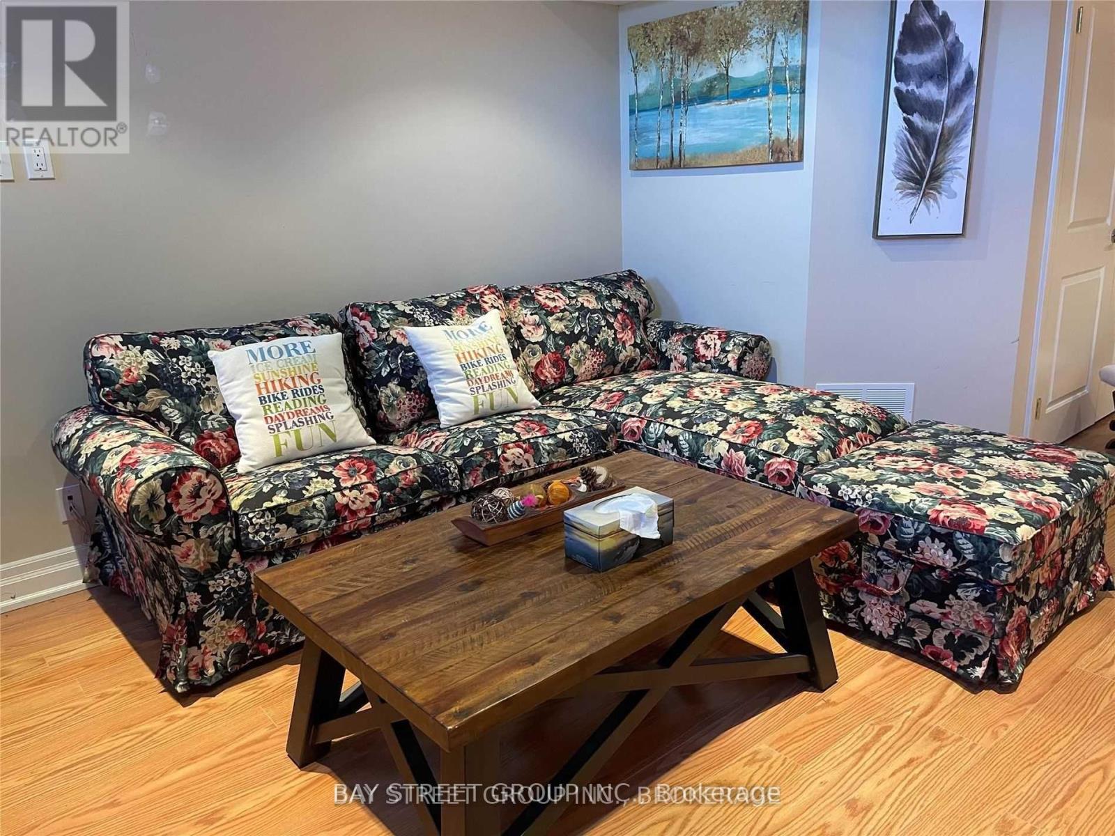 56 Albright (Lower) Crescent, Richmond Hill, Ontario  L4E 4Z4 - Photo 7 - N13171278