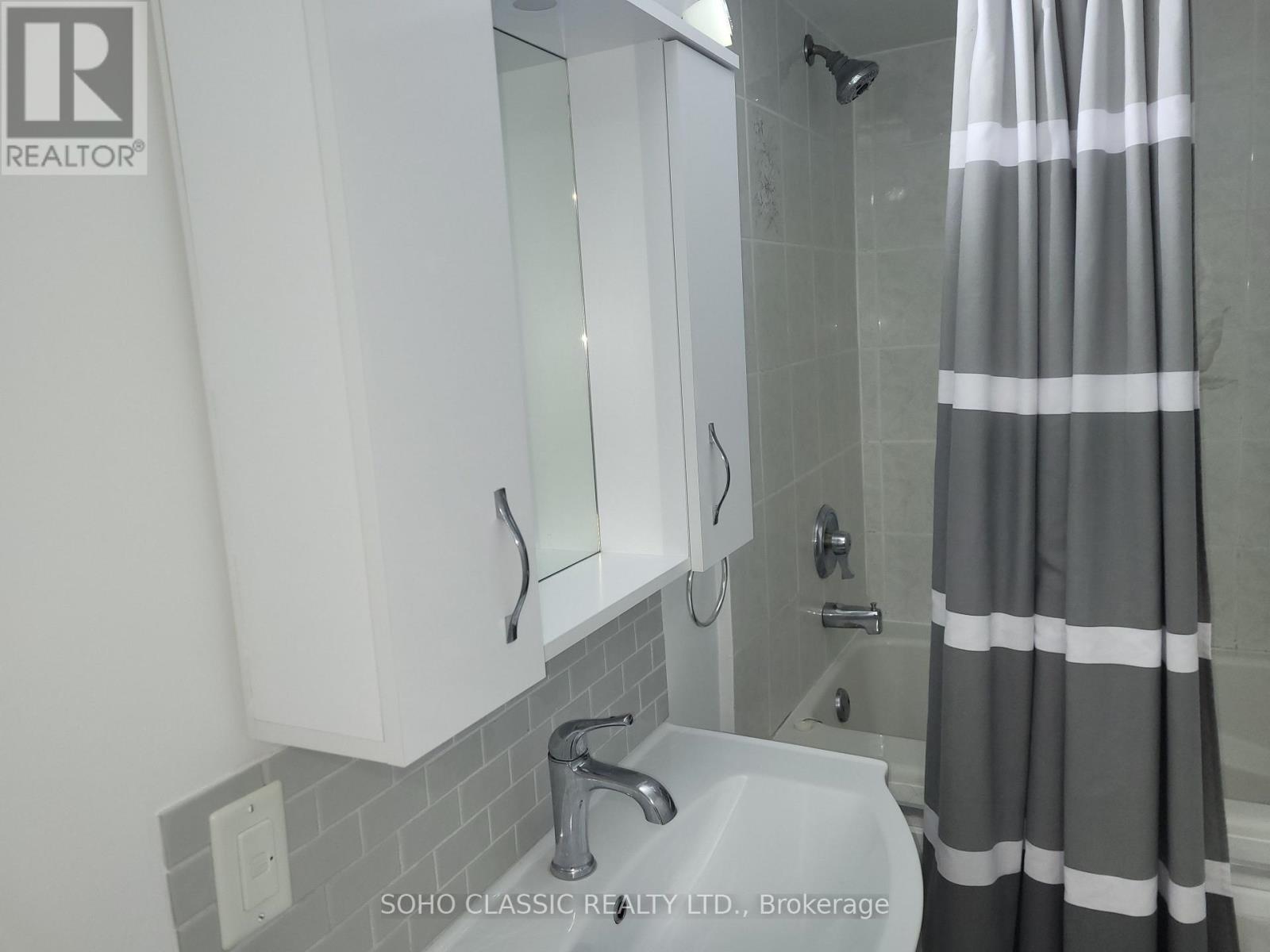 #2 - 71 Belfry Drive, Newmarket, Ontario  L3Y 3E9 - Photo 10 - N13171290