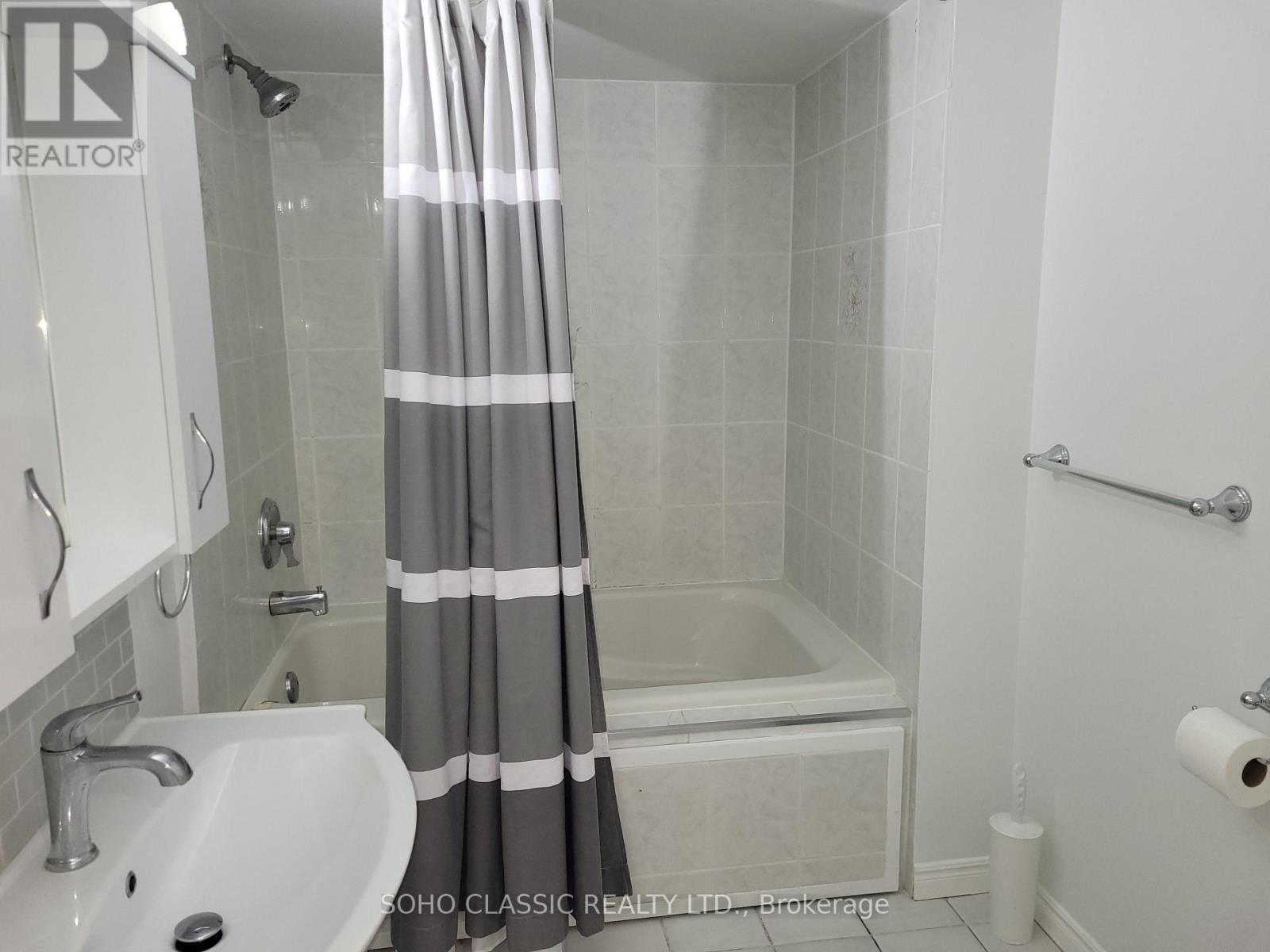 #2 - 71 Belfry Drive, Newmarket, Ontario  L3Y 3E9 - Photo 9 - N13171290
