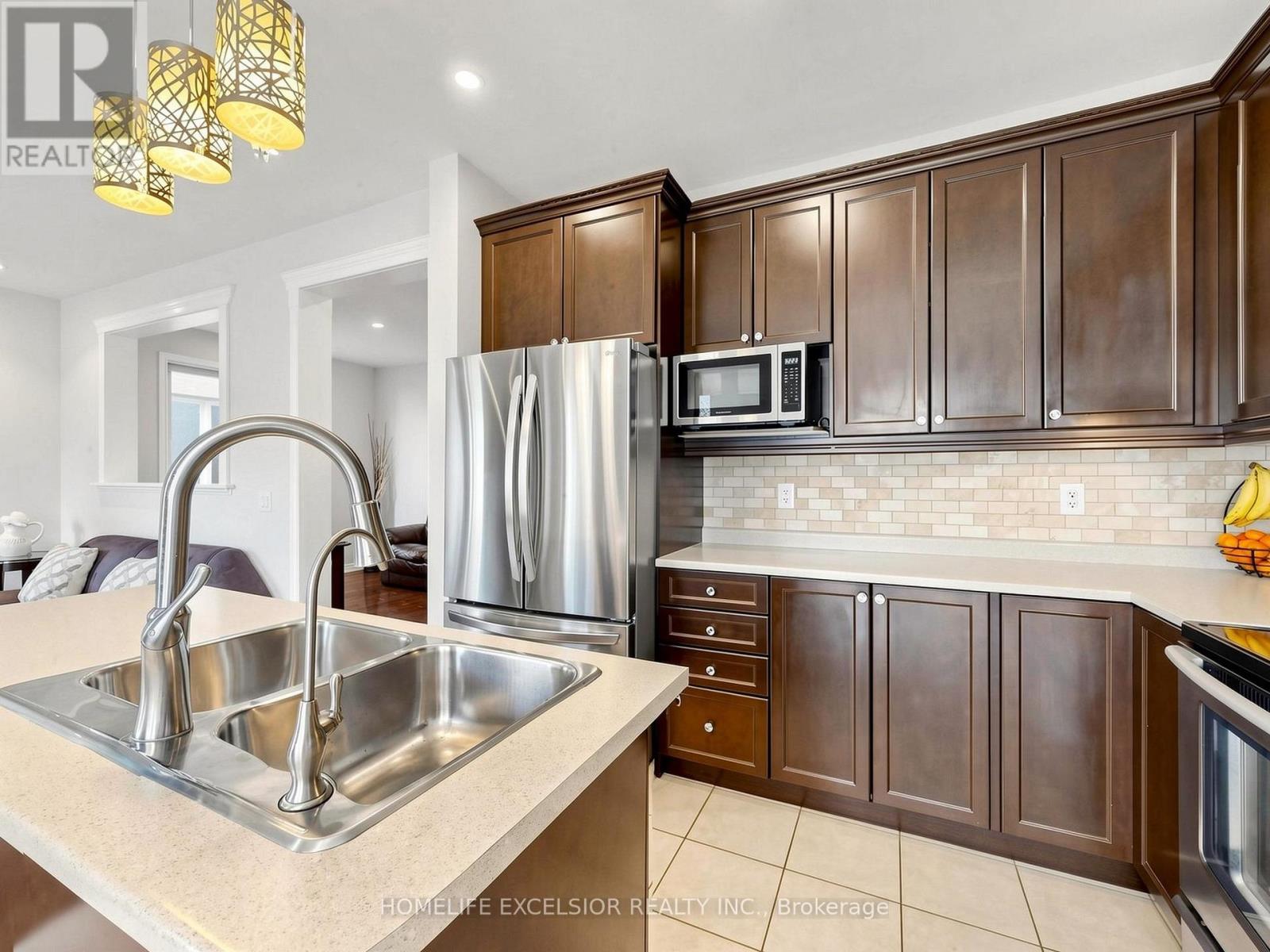 6 Lady Gwillim Avenue, East Gwillimbury, Ontario  L9N 0A5 - Photo 18 - N13171292