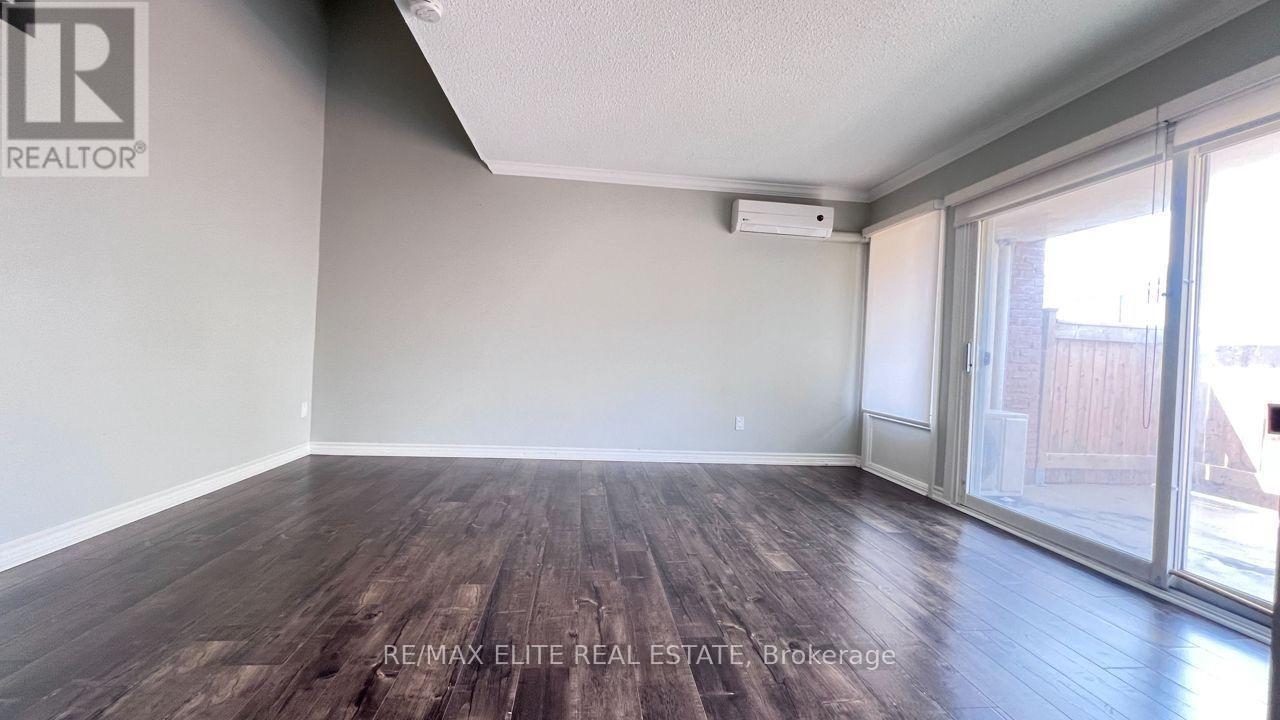 205 Milestone Crescent, Aurora, Ontario  L4G 3M2 - Photo 5 - N13171332