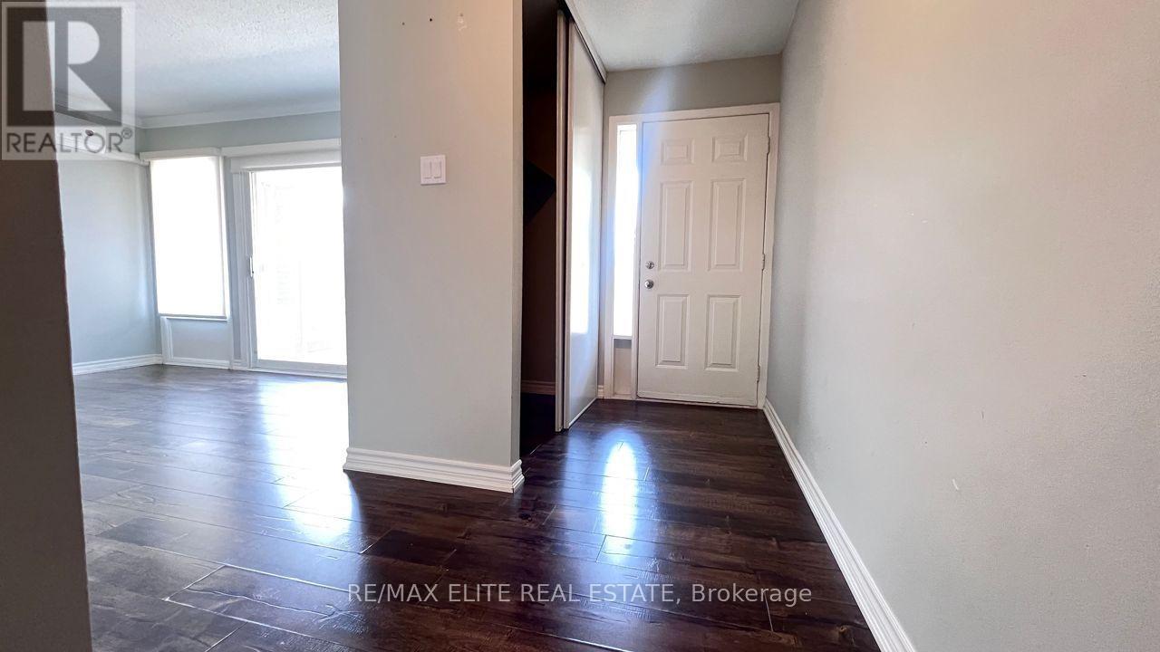 205 Milestone Crescent, Aurora, Ontario  L4G 3M2 - Photo 6 - N13171332