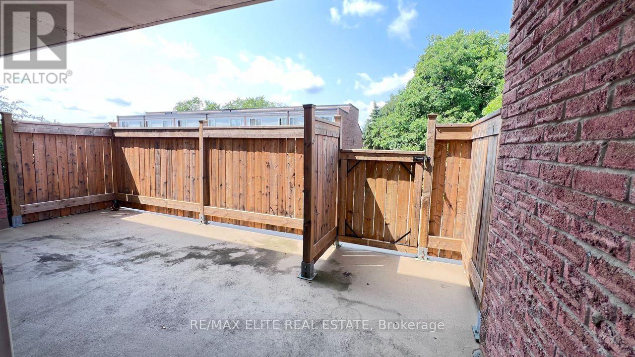 205 Milestone Crescent, Aurora, Ontario  L4G 3M2 - Photo 7 - N13171332