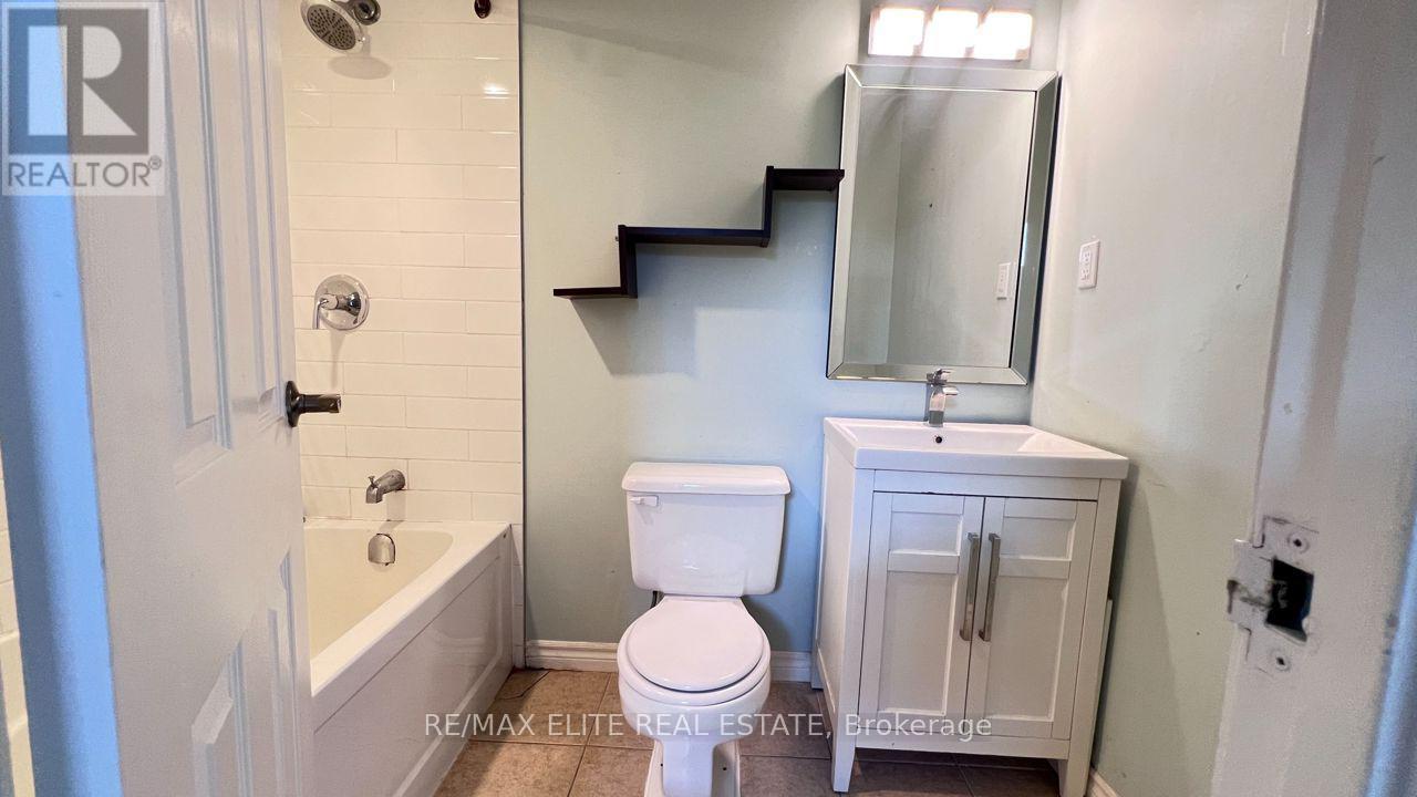 205 Milestone Crescent, Aurora, Ontario  L4G 3M2 - Photo 8 - N13171332