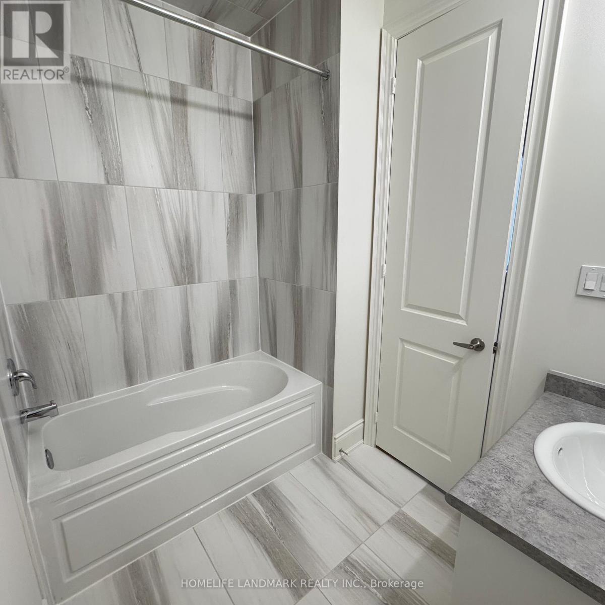 77 Art Leech Drive, Richmond Hill, Ontario  L4E 1P1 - Photo 12 - N13171386