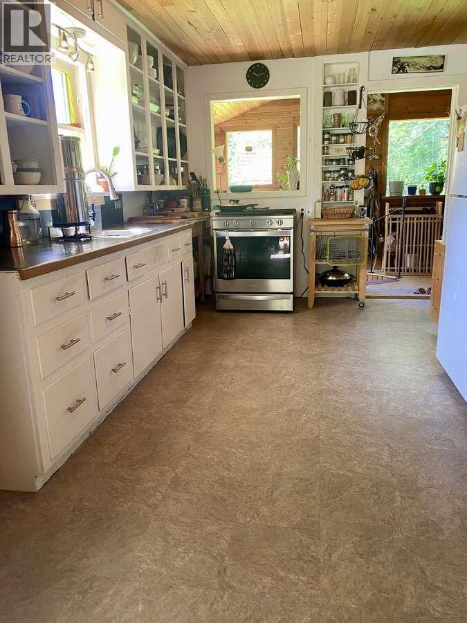 16278 3a Highway, Crawford Bay, British Columbia  V0B 1E0 - Photo 44 - 10388584