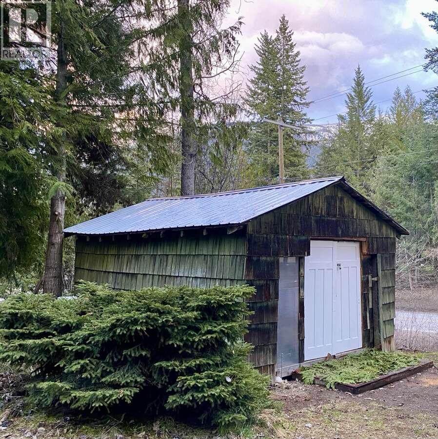 16278 3a Highway, Crawford Bay, British Columbia  V0B 1E0 - Photo 23 - 10388584