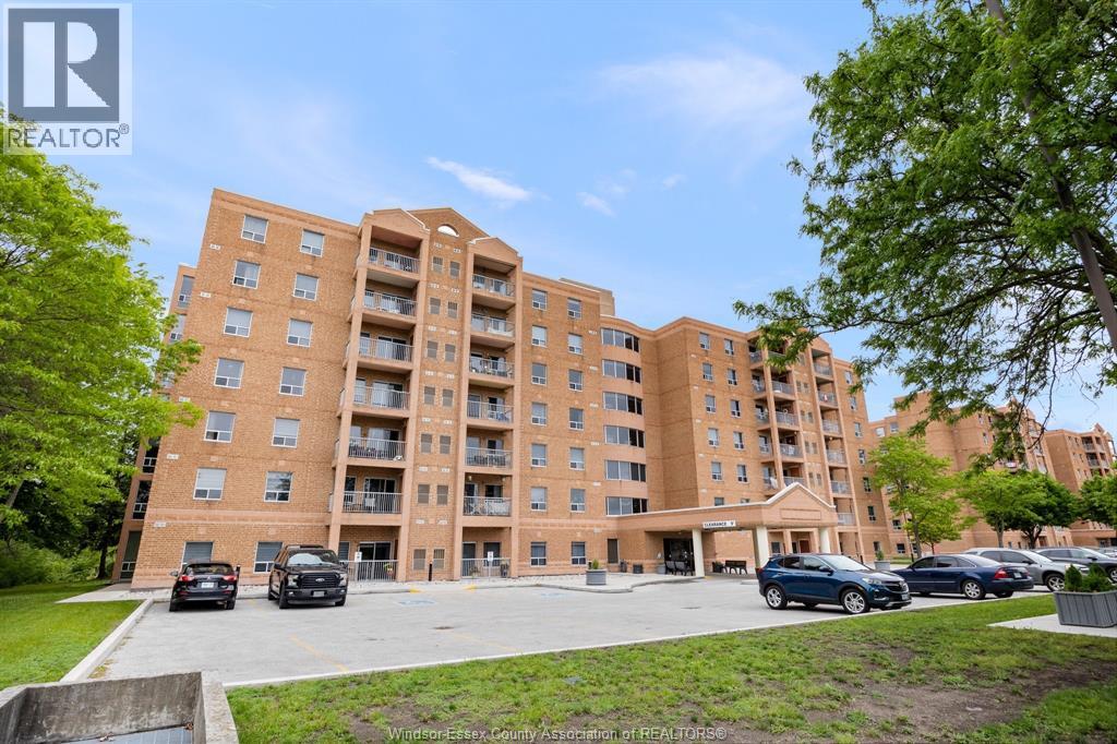 3915 Southwinds Drive Unit# 101, Windsor, Ontario  N9G 2S8 - Photo 1 - 26012074