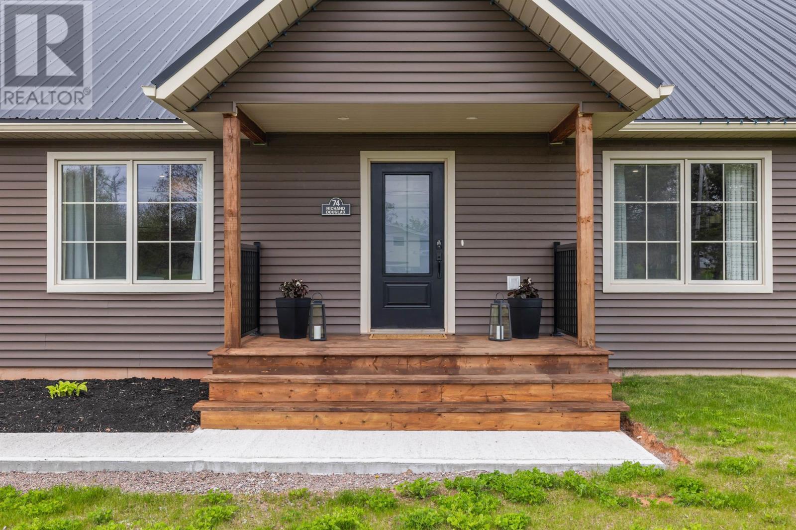 74 Richard Douglas Drive, Mermaid, Prince Edward Island  C1B 3E3 - Photo 2 - 202612059