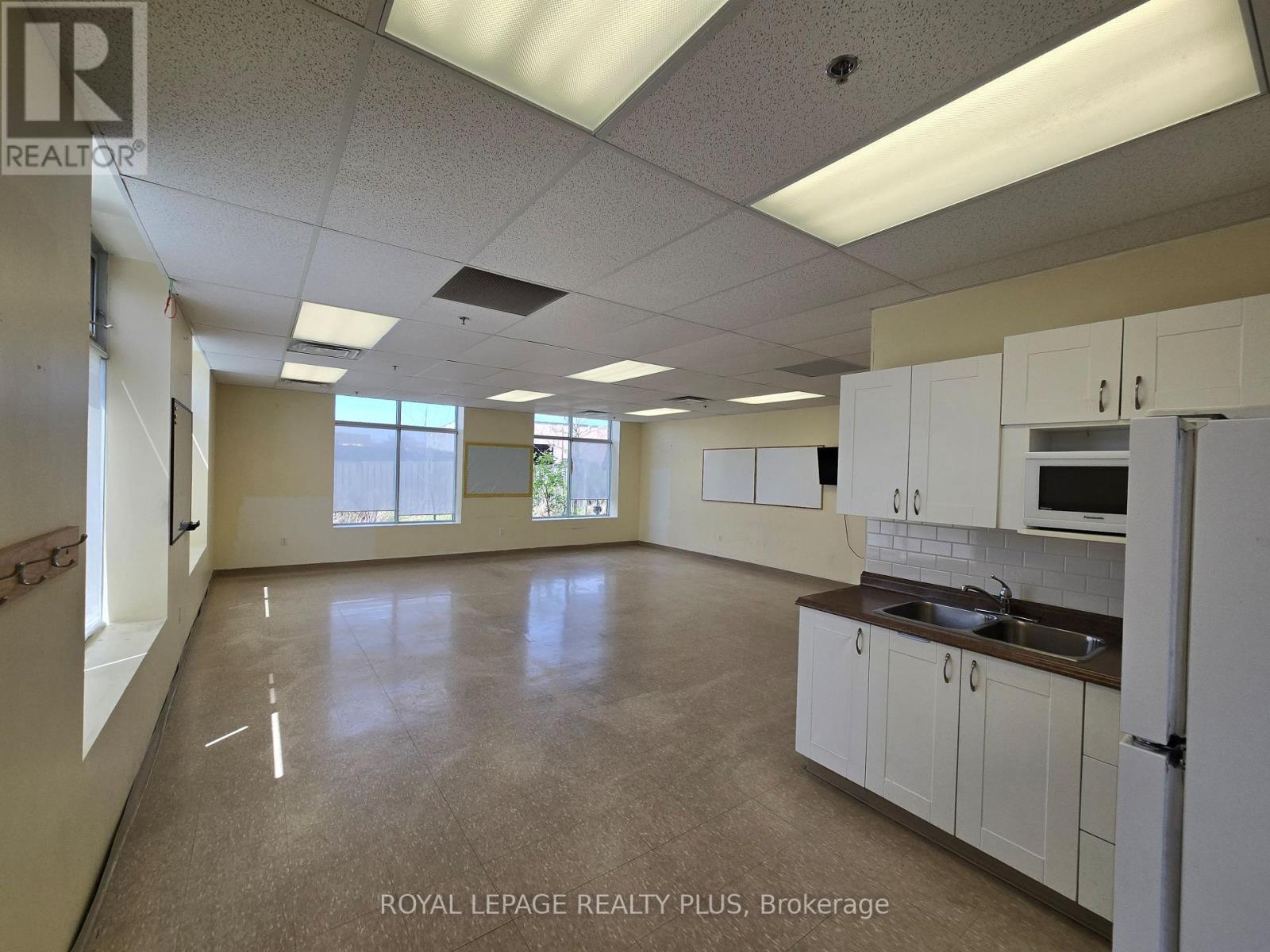 105 - 330 Bronte Street S, Milton, Ontario  L9T 7X1 - Photo 8 - W13171162